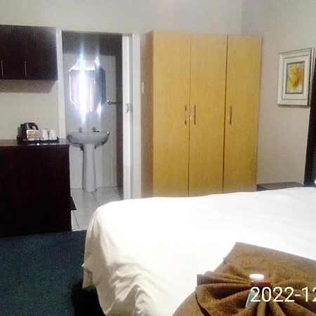 Hemmingways Bed & Breakfast King William's Town Bagian luar foto