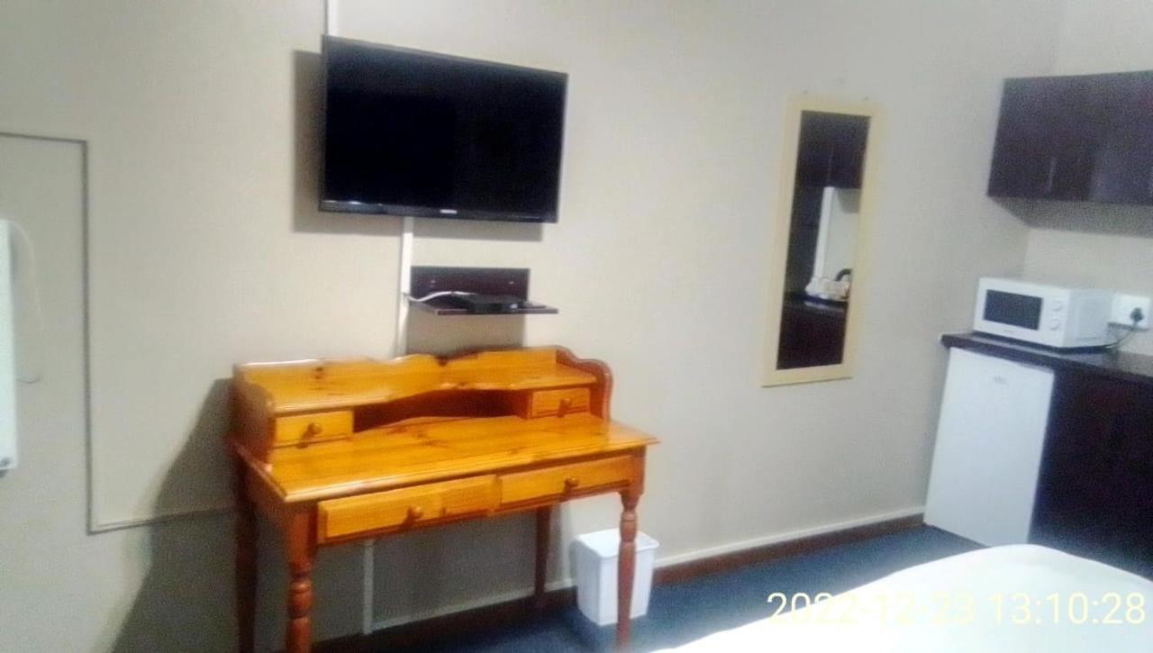 Hemmingways Bed & Breakfast King William's Town Bagian luar foto