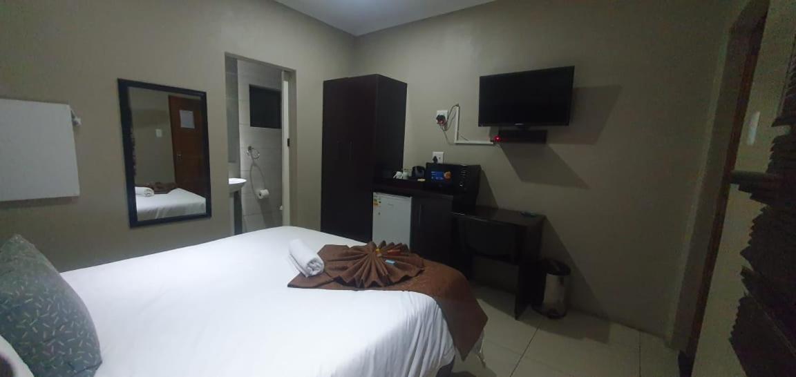 Hemmingways Bed & Breakfast King William's Town Bagian luar foto
