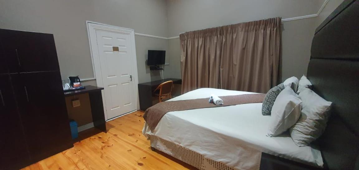 Hemmingways Bed & Breakfast King William's Town Bagian luar foto