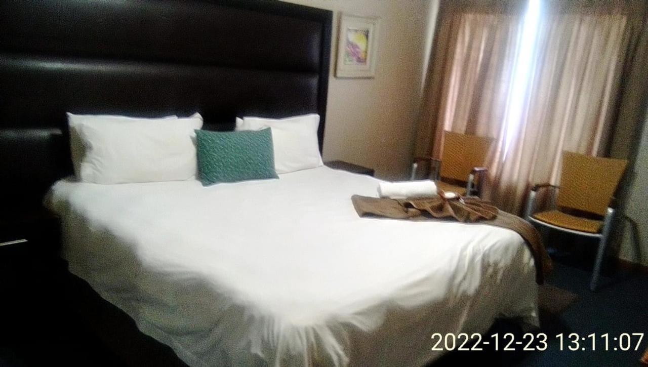 Hemmingways Bed & Breakfast King William's Town Bagian luar foto