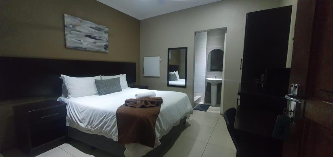 Hemmingways Bed & Breakfast King William's Town Bagian luar foto