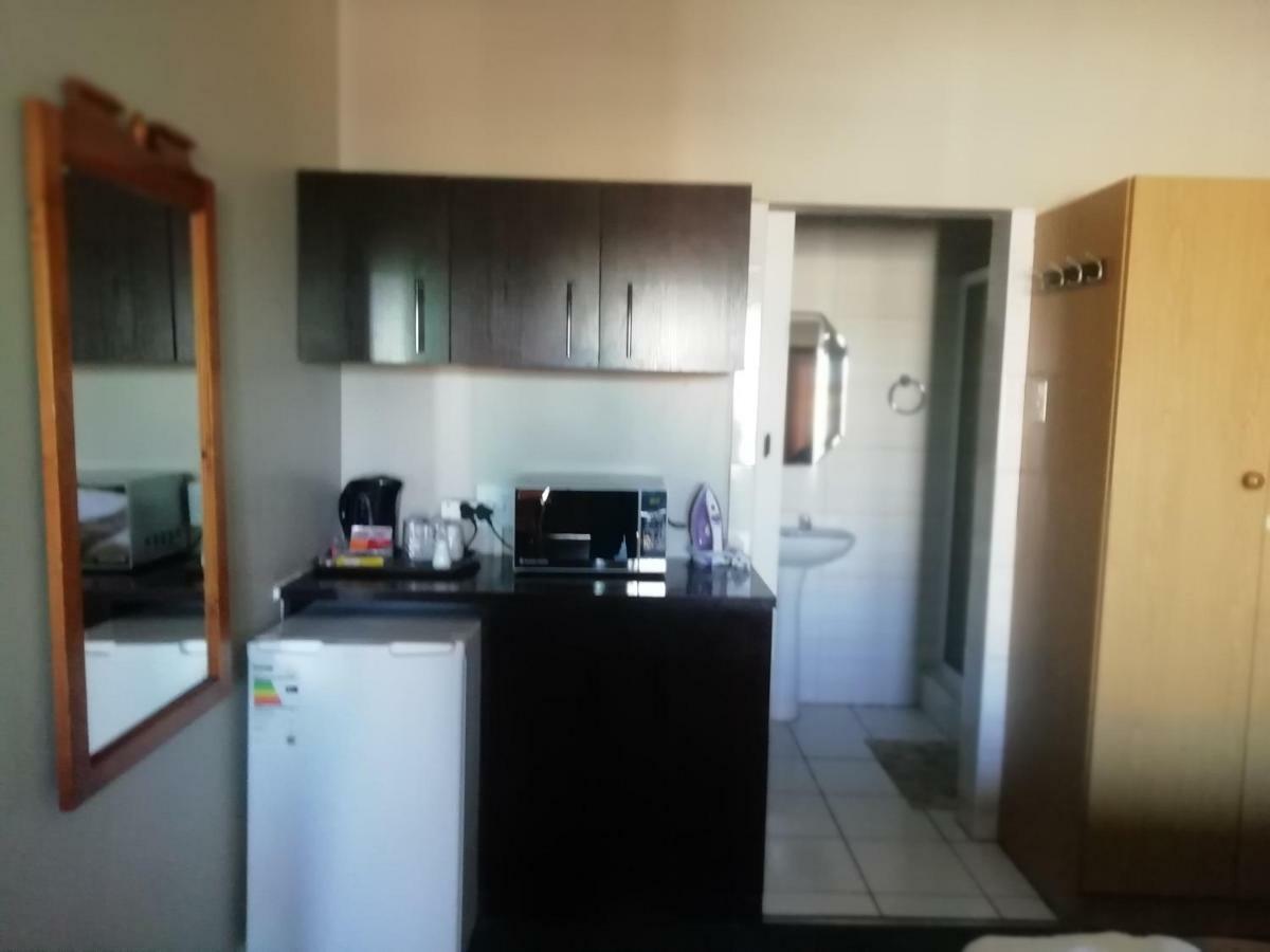 Hemmingways Bed & Breakfast King William's Town Bagian luar foto