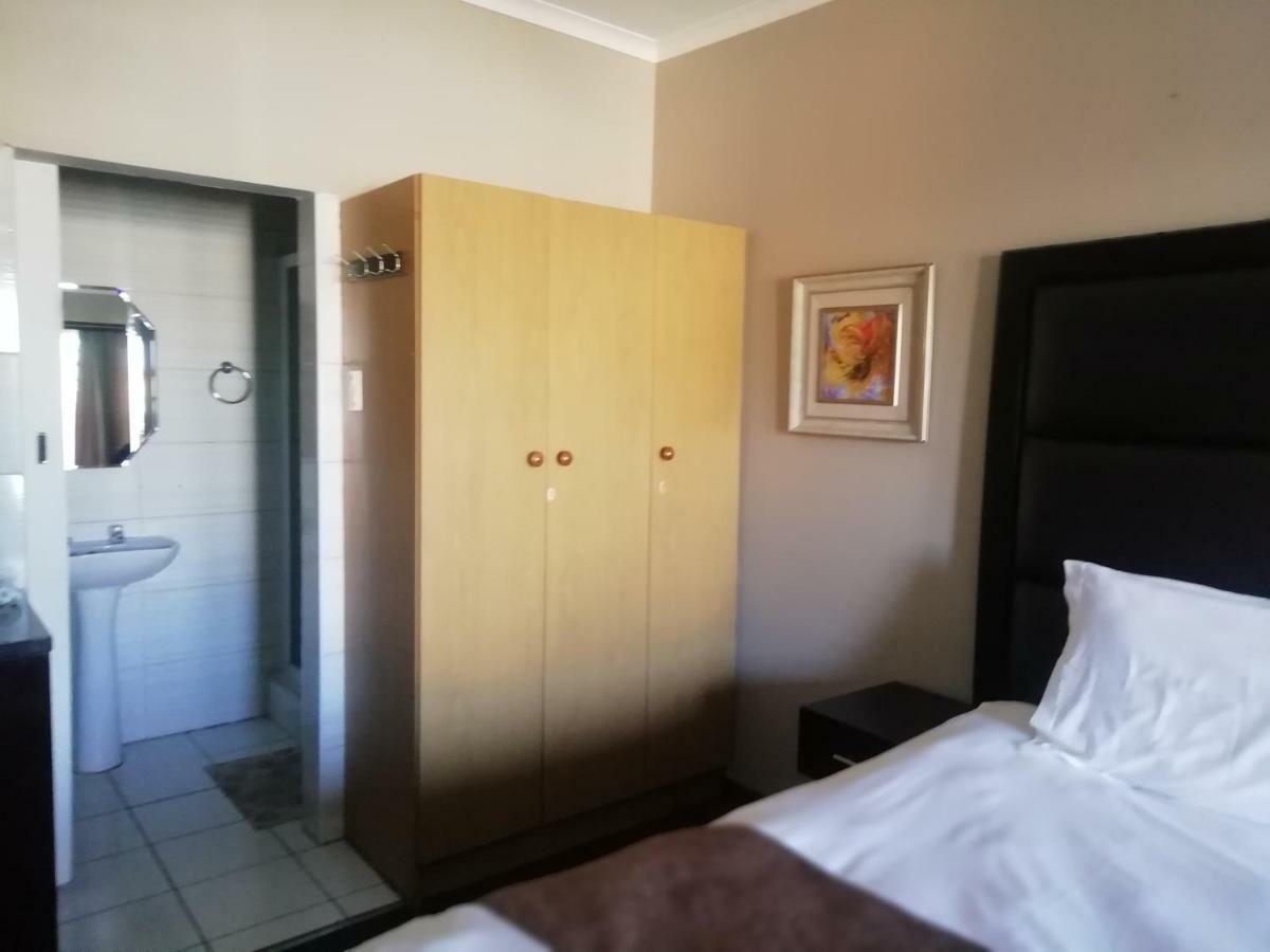 Hemmingways Bed & Breakfast King William's Town Bagian luar foto